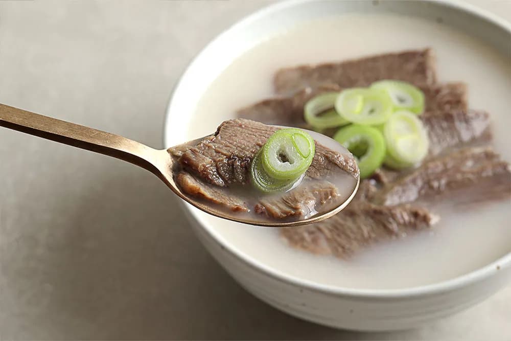 무항생제 한우의 진한 국물의 맛